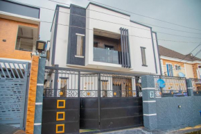 D2LUXURYSUITEs